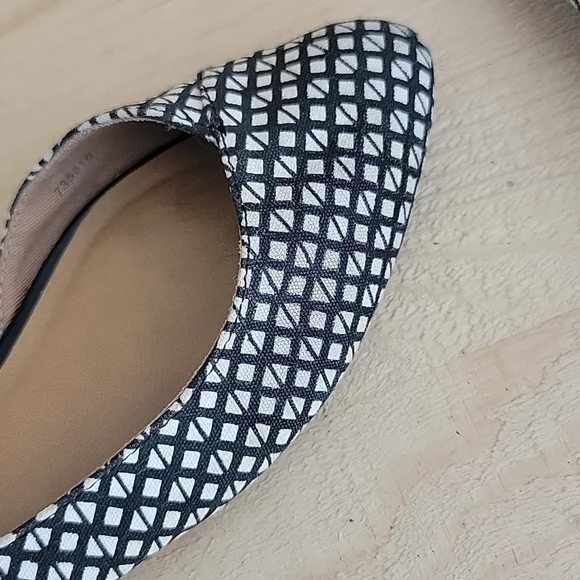 Gap sz6 Canvas Black and White Flats - Picture 7 of 8